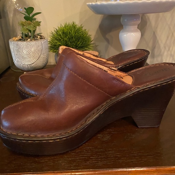 Born clogs lightly worn - Picture 6 of 6